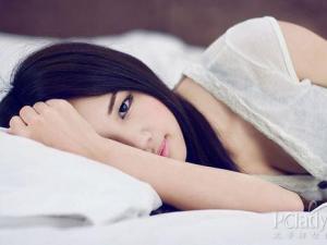 20條加速衰老的睡眠惡習(xí)你占幾條？