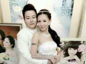 女同性戀結(jié)婚公開擺婚宴 家長稱多個女兒是幸福