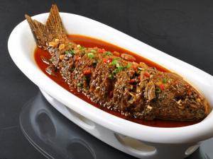 鯉魚(yú)怎么做好吃？鯉魚(yú)的做法