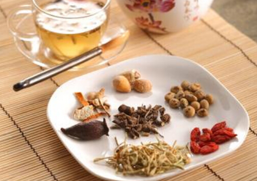 養(yǎng)生中藥零食該怎么吃？吃阿膠棗的好處