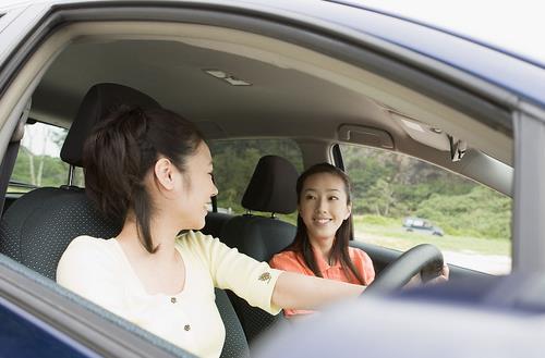 六招緩解開車族腿部肌肉早衰